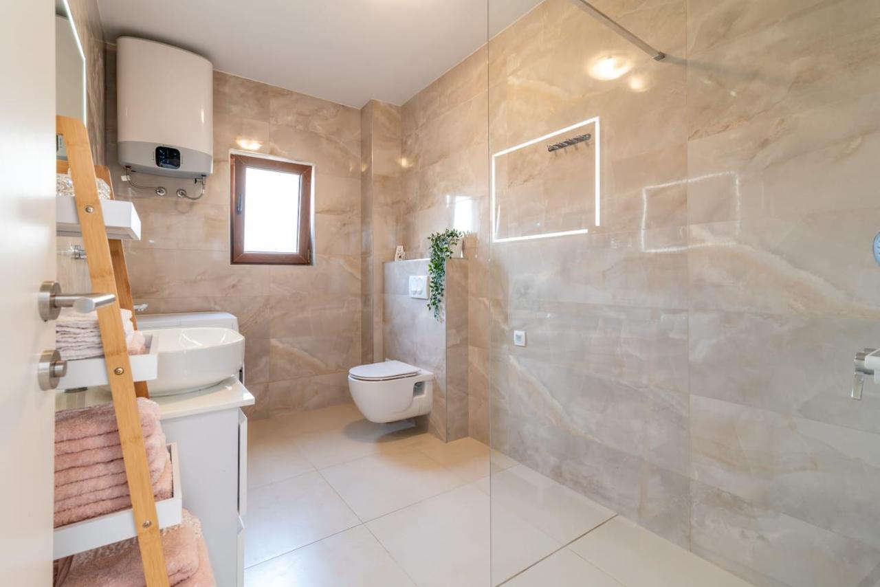 Ferienwohnung Oleandar Trogir Exterior foto