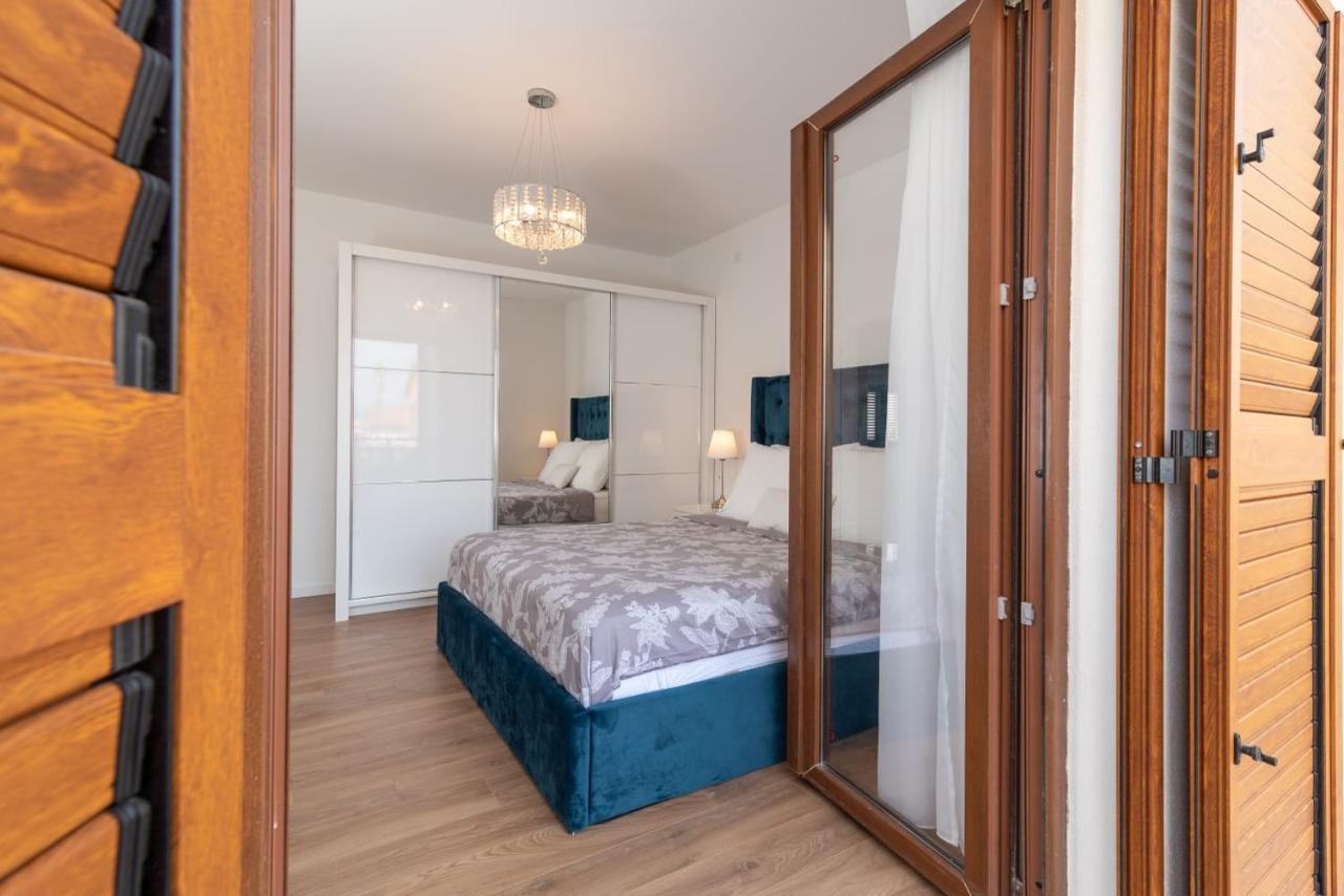 Ferienwohnung Oleandar Trogir Exterior foto
