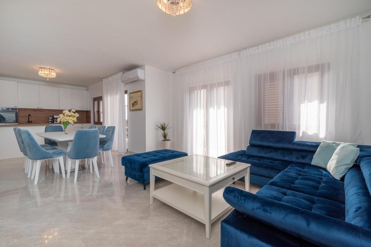 Ferienwohnung Oleandar Trogir Exterior foto